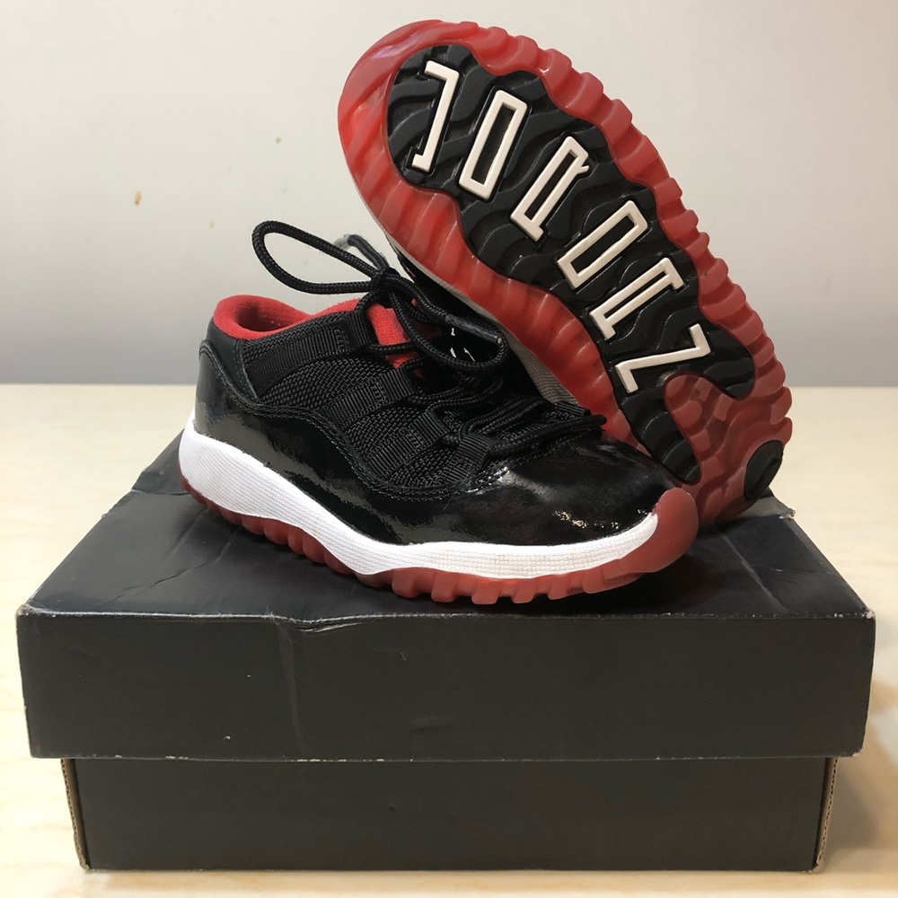 Rare Jordan 11 Bred Low 9C size